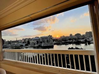 3BR Nile View Zamalek island Abu El Feda Luxury - 9