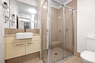 Cozy Single Room - Nearby Stations & Shops - Shared Bathroom - 2