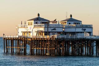 Malibu Sand Carbon Beach Suites - Malibu - 1