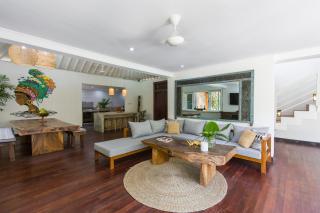 Black Sands Villa Echo Beach - 1