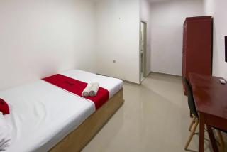 RedDoorz near Pasar Baru 4 - 5