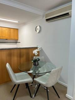 City Escape Mounts Bay - Near Kings Park - Parking - WiFI - 4
