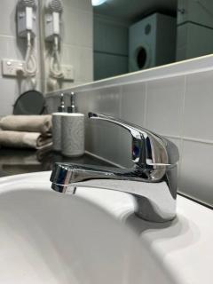 City Escape Mounts Bay - Near Kings Park - Parking - WiFI - 2