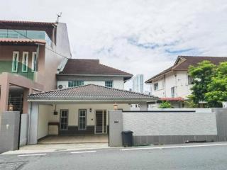 90 Home4Stay 2storeySemi-D gurney&beach Shopping local food - Tanjung Bungah - 0