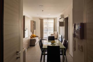 Sliema Seaview Modern Apartment - Sliema - 8