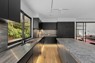 Super-Sized Luxury - Spa, Sauna, Steps to Trails - Warburton - 6