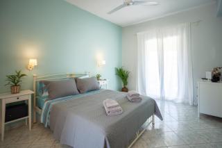 Royal Jelly Suites - Renovated Suites with Pool Just 5 Minutes walk from the Beach By Villa "mana"gers - Marathias - 1