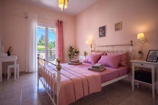 Royal Jelly Suites - Renovated Suites with Pool Just 5 Minutes walk from the Beach By Villa "mana"gers - Marathias - 9