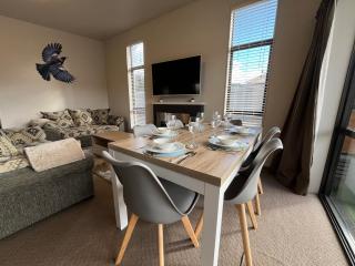 Spa, mountain views & a gas fireplace - Ohakune - 5