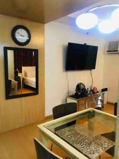 BGC Hotel-Like Staycation/Workcation with a View - 4