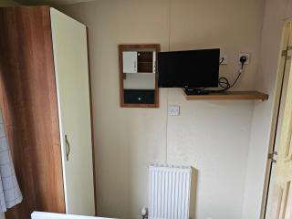Tudor Lodge Hotel - 2