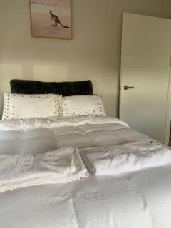 Serene 5-Bedroom Papakura Home - 5