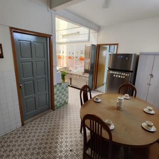Cheras Landed Homestay 4BR - 10Pax - MRT Suntex - 5