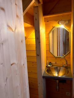 Studio Tiny en duplex - face télécabines - 1