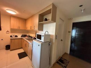 Studio Apartment in BGC The Fort - 4