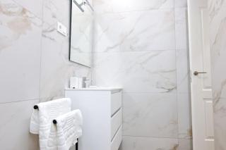 For You Rentals Céntrico y Luminoso Estudio TEMPORAL Dúplex en Madrid EST23 - 1