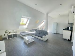 Central Apartment with Cathedral View - Košice - 7