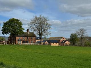 The Tack Store, Modern 3 Bed, 6 person, Barn in a Rural Setting with Great Access - 5
