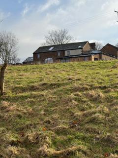 The Tack Store, Modern 3 Bed, 6 person, Barn in a Rural Setting with Great Access - 0