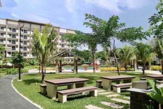 2BR Fully Air-Conditioned Staycation PLUS Free Parking - 3