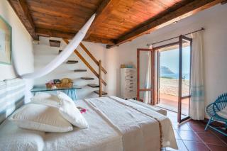 Villa Azzurra , piscina, parcheggio e vista mare - Porto Istana - 9