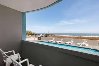 Days Inn by Wyndham Myrtle Beach-Beach Front - Myrtle Beach - 2