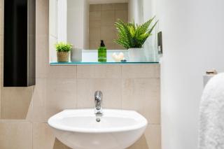 2BR Central Flat W/ Free Parking - Sheffield - 6