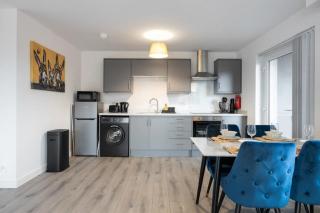 East Village 1 Bed Apartment in Belfast w Balcony - Belfast - 6