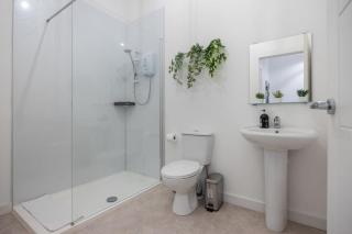 Smart 1 Bedroom Apartment in Belfast East Village - Belfast - 7