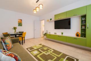 Springhome - Cozy Apartment with Balcony & Parking - Braşov - 2