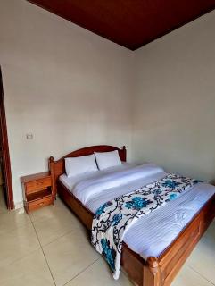 Inshuti Home Stay - - 8