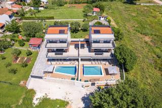 Villa Bay II near Medulin for 9 people with heated pool - playground & whirpool only 100 meters from the beach - 4