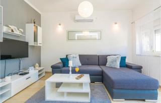 Gorgeous Home In Nadin With Wifi - Nadin - 9