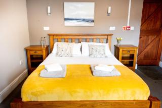 The Gate Hangs High - 8