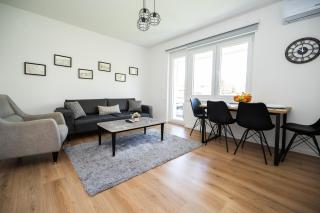 Bright 2BDR apartment with Balcony - FREE PARKING - Sarajevo - 8