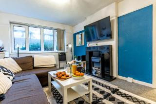 Two Bedroom Modern House in Birmingham - 2