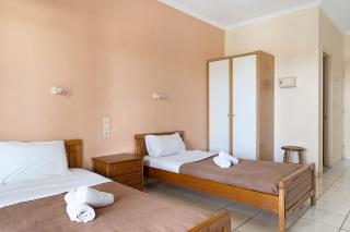 Sandy Maria studio 604 - 2