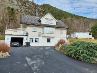 Ålesund Apartment with free parking - 6