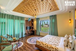StayVista at Gauhar with Projector Set-up, Steam Room & Indoor Jacuzzi - Srinagar - 3