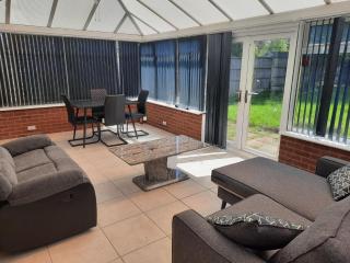 Lovely 4-bed House in Walmley - Birmingham - 8