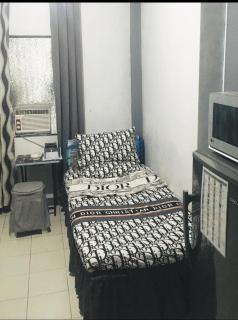 Budget Staycation JOHNFONZ Building Aircondition Room - Manila - 3
