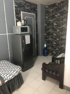 Budget Staycation JOHNFONZ Building Aircondition Room - Manila - 1