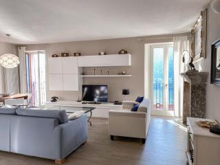 Angela Lake View Apartment - 0