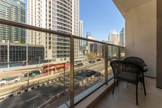 Breezy studio in Sparkle Tower JBR by Suiteable - Dubai - 2