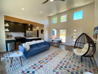 Timber & Tin H 2Bed 2Bath w Pool & Rooftop Deck - Kanab - 2