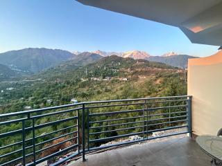 Heryk Hillview Hotel - 1