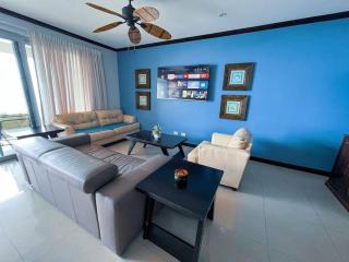 Luxury Oceanfront Stay, Two Master Suites, Walk to Town - Jacó - 4