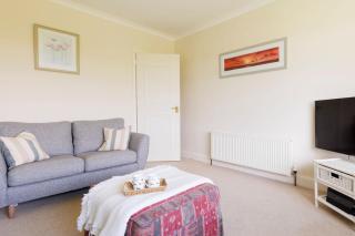 Seaside detached 4bd home nr shops Parking Garden - 1