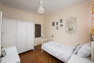 Old Town 3-Bedroom Apartment by BookingHost - 1