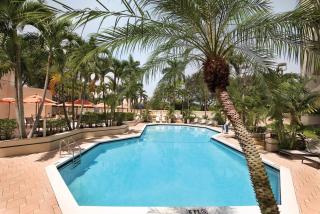 Cozy Two Room Suite with Modern Touches and Pool - Boca Raton - 0